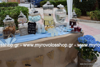 Στήσιμο Τέντας με Τραπέζι Βιβλίου Ευχών με Κεράσματα και Γλυκά - Candy Bar, μαζί με Λεμονάδα - Βυσσινάδα και Νερό, σε συνδιασμό με την παρουσίαση των μπομπονιέρων, οργάνωση και διακόσμηση βάπτισης ΜΥΡΟΒΟΛΟΣ στην Αγία Αικατερίνη στο Ίλιον, Θέμα Μουστάκι, αγια Αικατερίνη στο Ίλιον